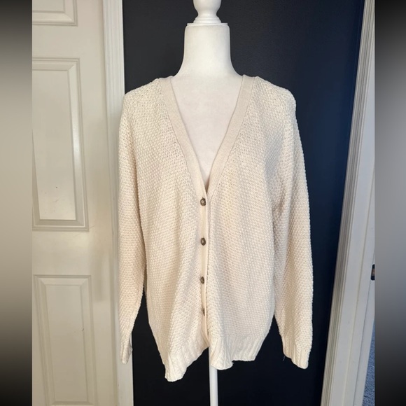 Vintage Gap Textured Cream Button Down Cardigan
Size Large - Picture 1 of 12